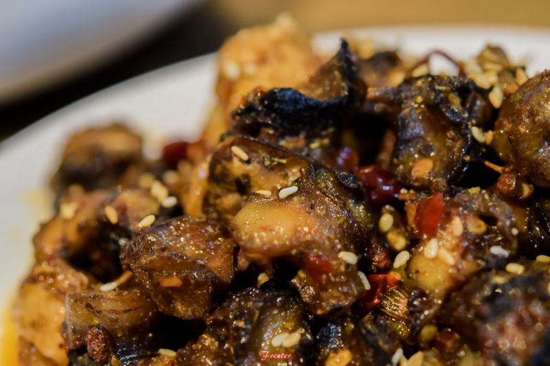 蒜蓉小龙虾肉质q弹吮指美味,充满味蕾的蒜香小龙虾