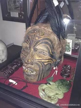 比人体指路牌更硬核的来了……