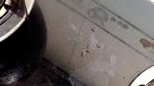 亲！来、一起给咱们的油烟机洗个澡吧！不用花钱哦