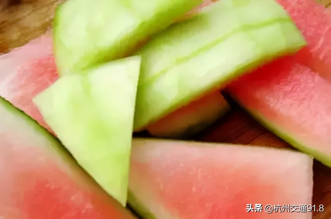 没胃口又睡不着,没胃口还睡不着是什么原因