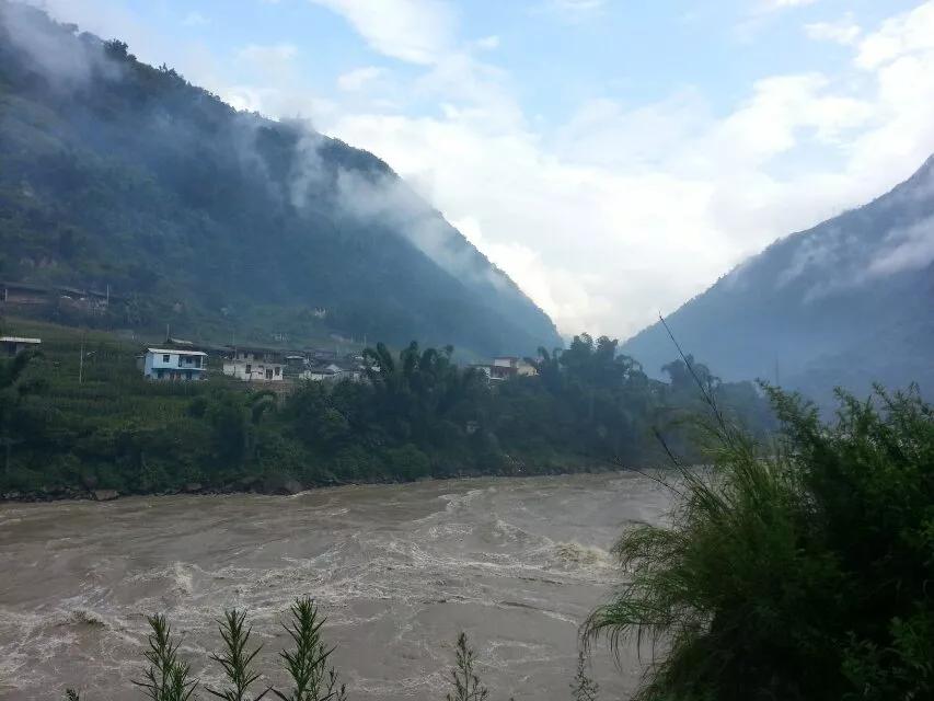 贡山到福贡几个小时,福贡到贡山有班车吗