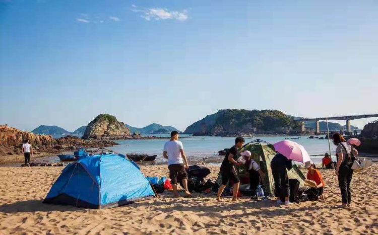 抓住假期的尾巴带上娃来一场露营,假期小尾巴带孩子去哪里玩