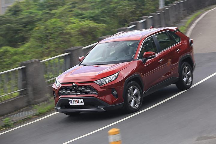 新旧丰田rav4荣放,丰田rav4荣放新旧对比