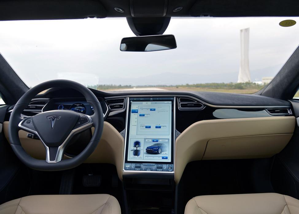 女车主说车,女车主说为什么买特斯拉