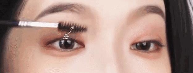 嫁接睫毛睫毛稀疏怎么变浓密,睫毛短小稀疏接什么样的睫毛