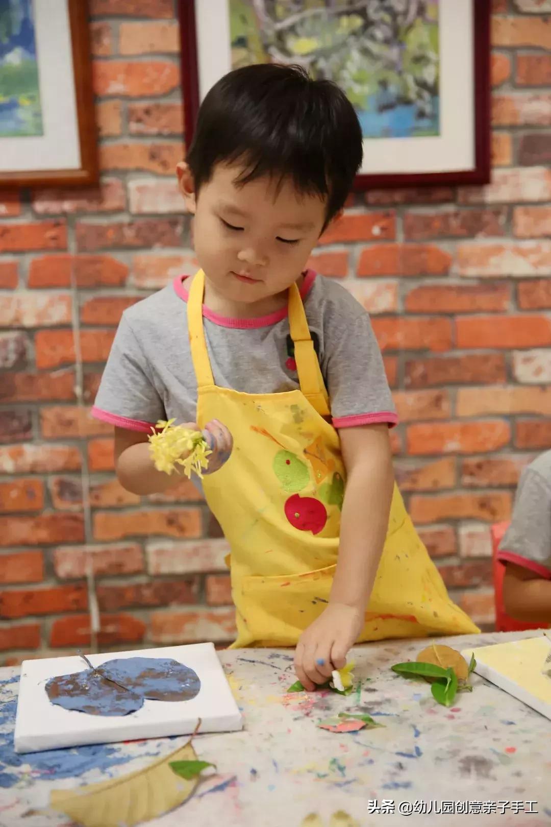 小班美工塑料袋拓印画教案,植物拓印创意教程视频