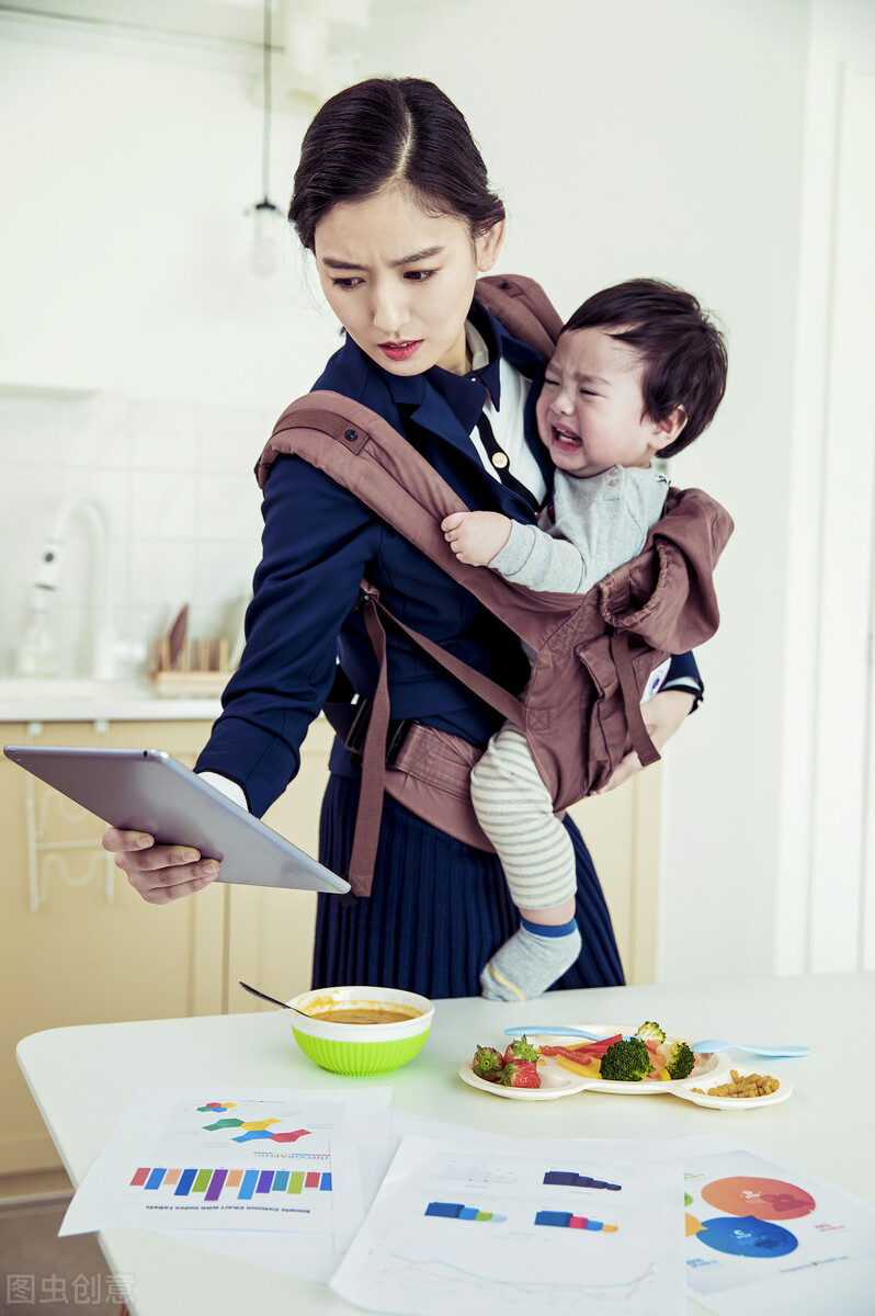 产后手指关节疼痛，是月子病吗？这4个点，新手妈妈请注意