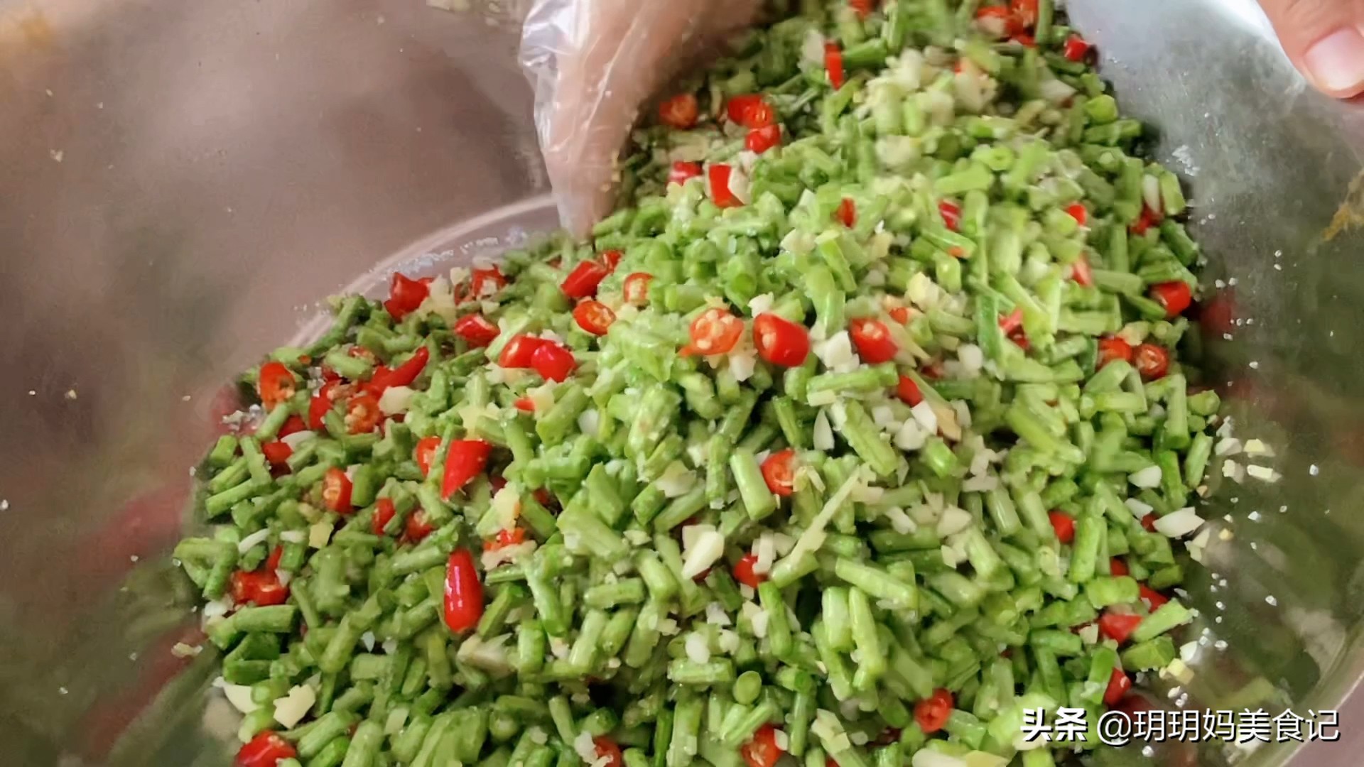 腌酸豆角简约做法,腌酸豆角的家常做法简单