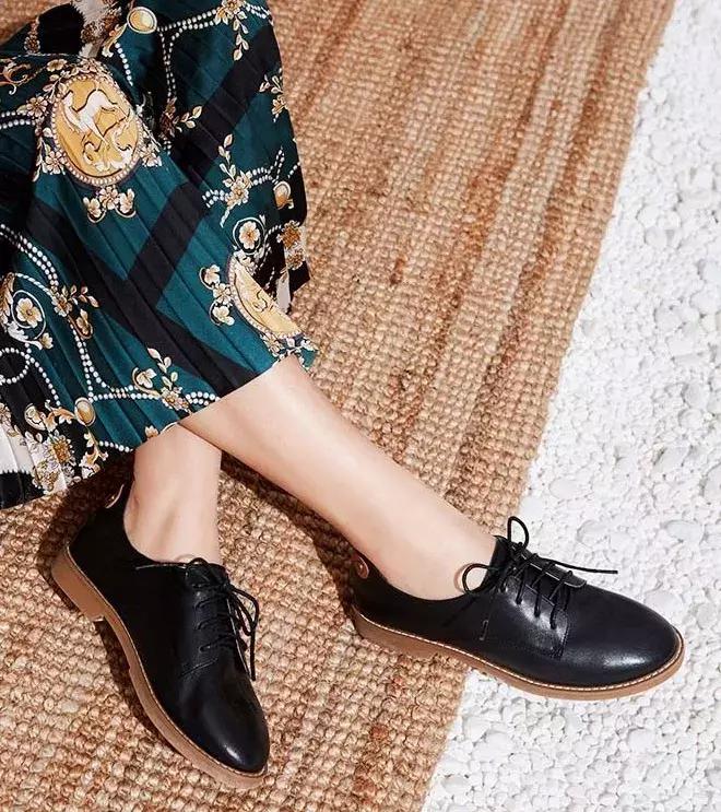 怎么看皮鞋是不是头层牛皮,皮鞋人造革和真皮的区别