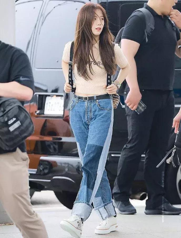 洋气破洞牛仔裤九分牛仔裤,回头率高的破洞牛仔裤