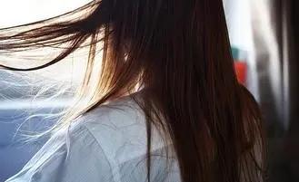 点开朋友的qq空间显示情侣空间,点开女生qq头像对方知道吗