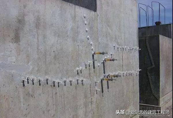 混凝土结构裂缝是怎么回事,建筑工程混凝土表面裂缝处理方法