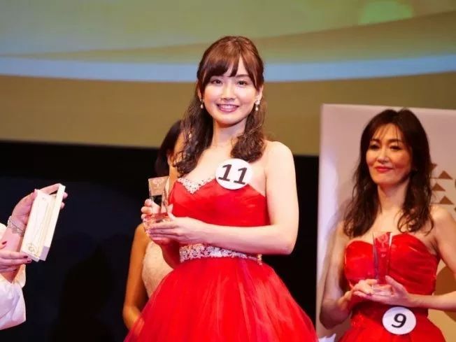 日本52岁美女夺选美大赛冠军,日本52岁妈妈选美冠军