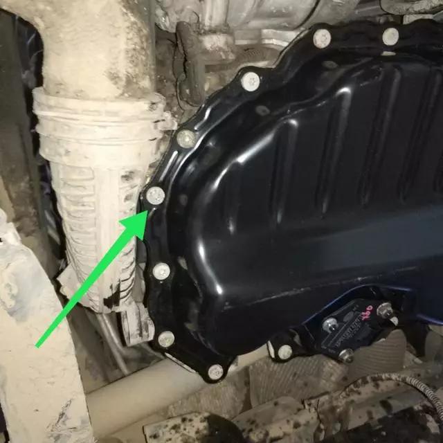 大众迈腾烧机油维修师傅讨论,老迈腾发动机漏油怎么办