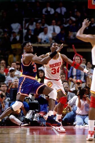 优秀中锋奥拉朱旺,四大中锋奥拉朱旺