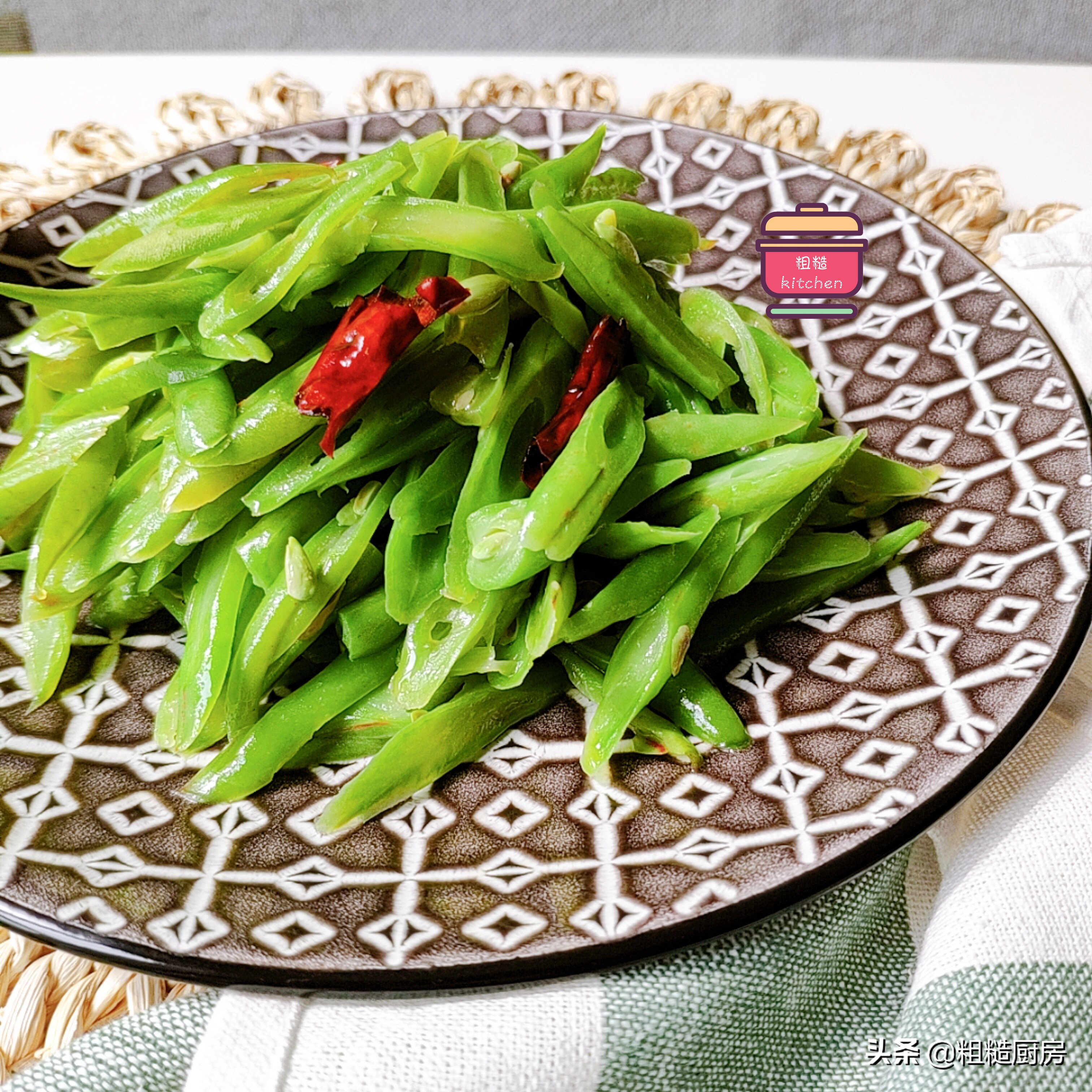 豆角炒的不熟的话有危害吗,豆角炒不熟能吃吗