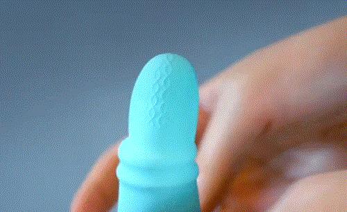 衣服粘了毛絮快速清除,洗衣机洗出来的衣服粘毛怎么办