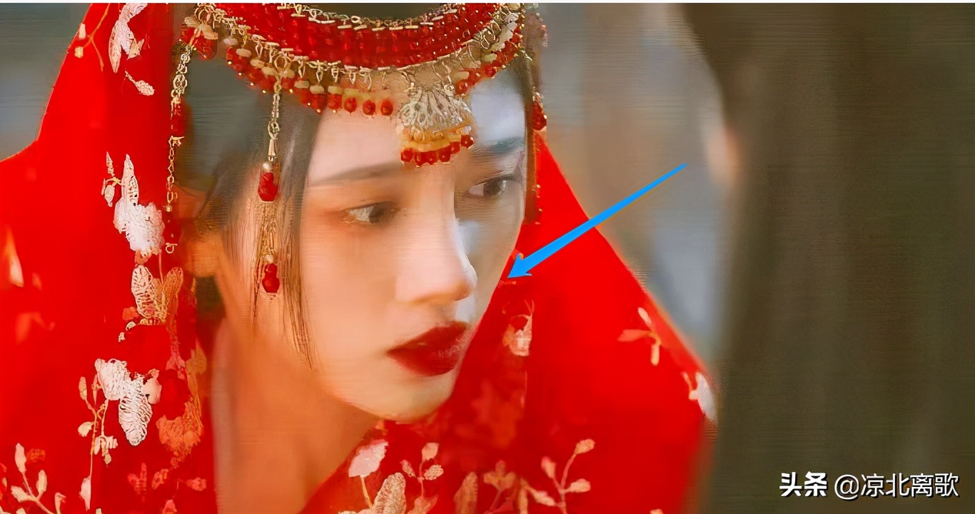 鞠婧祎演被绑架像咬化妆棉,鞠婧祎被绑架戏冲上热搜第一名