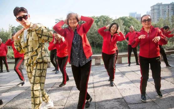 高血压如何运动降低血压,有高血压做哪些动作可以降血压