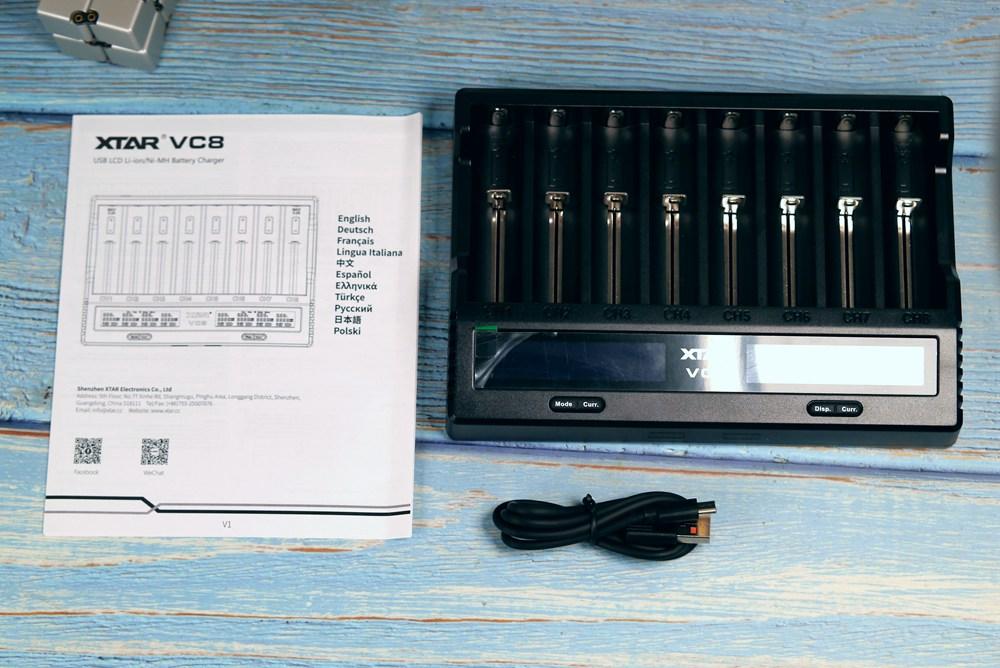 要痛痛快快地玩,就得配上这个8槽充电器才行