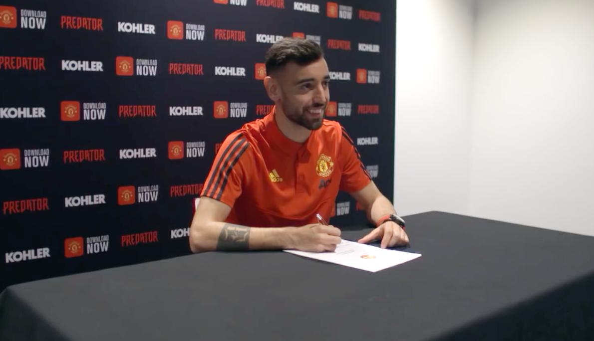 曼联引进c罗时刻照片,曼联新秀c罗