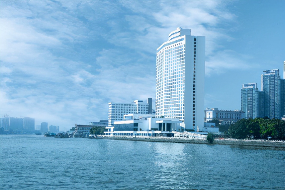 长津湖战役霍英东到底做了什么？死后竟然可以享受国葬