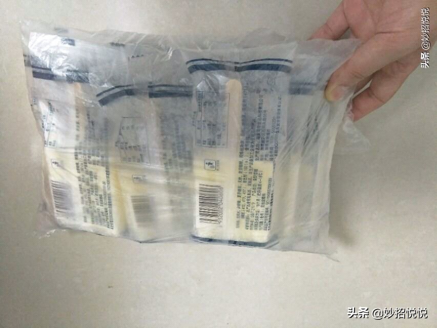 冰淇淋硬怎么变软,冰淇淋冻得太硬怎么办