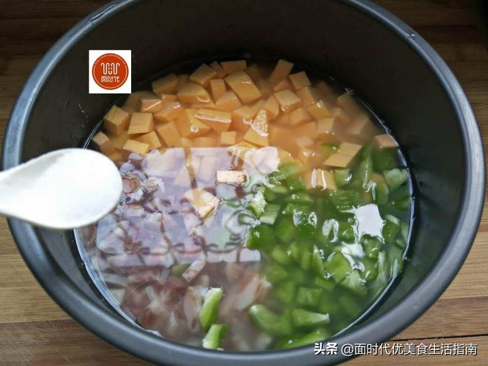 电饭煲怎么煮菜米饭好吃,电饭煲怎么煲白米饭好吃