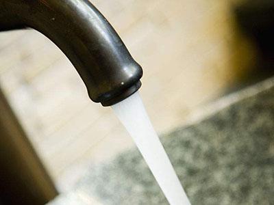 自来水里有藻类对身体有什么危害,自来水有水垢常喝会肾结石吗