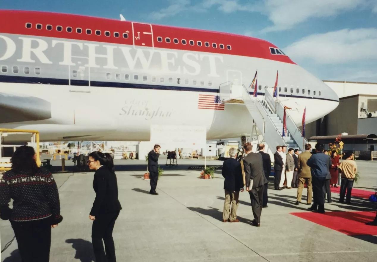 我昨天乘飞机到达伦敦的英文,昨天我乘坐飞机来用英语怎么说