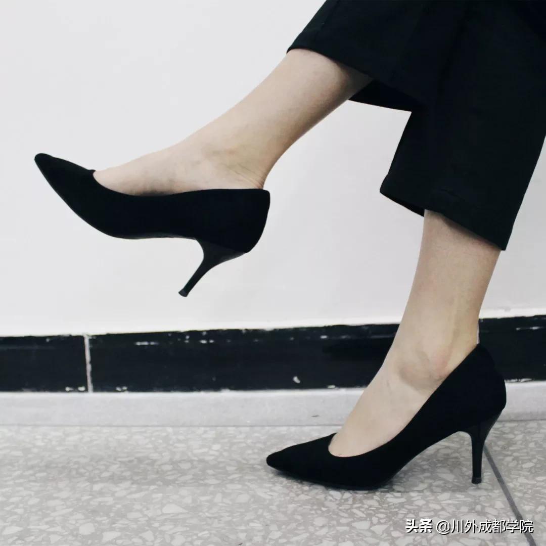 穿上这双鞋也许能走上人生巅峰,穿上这双鞋也许就能走上人生巅峰