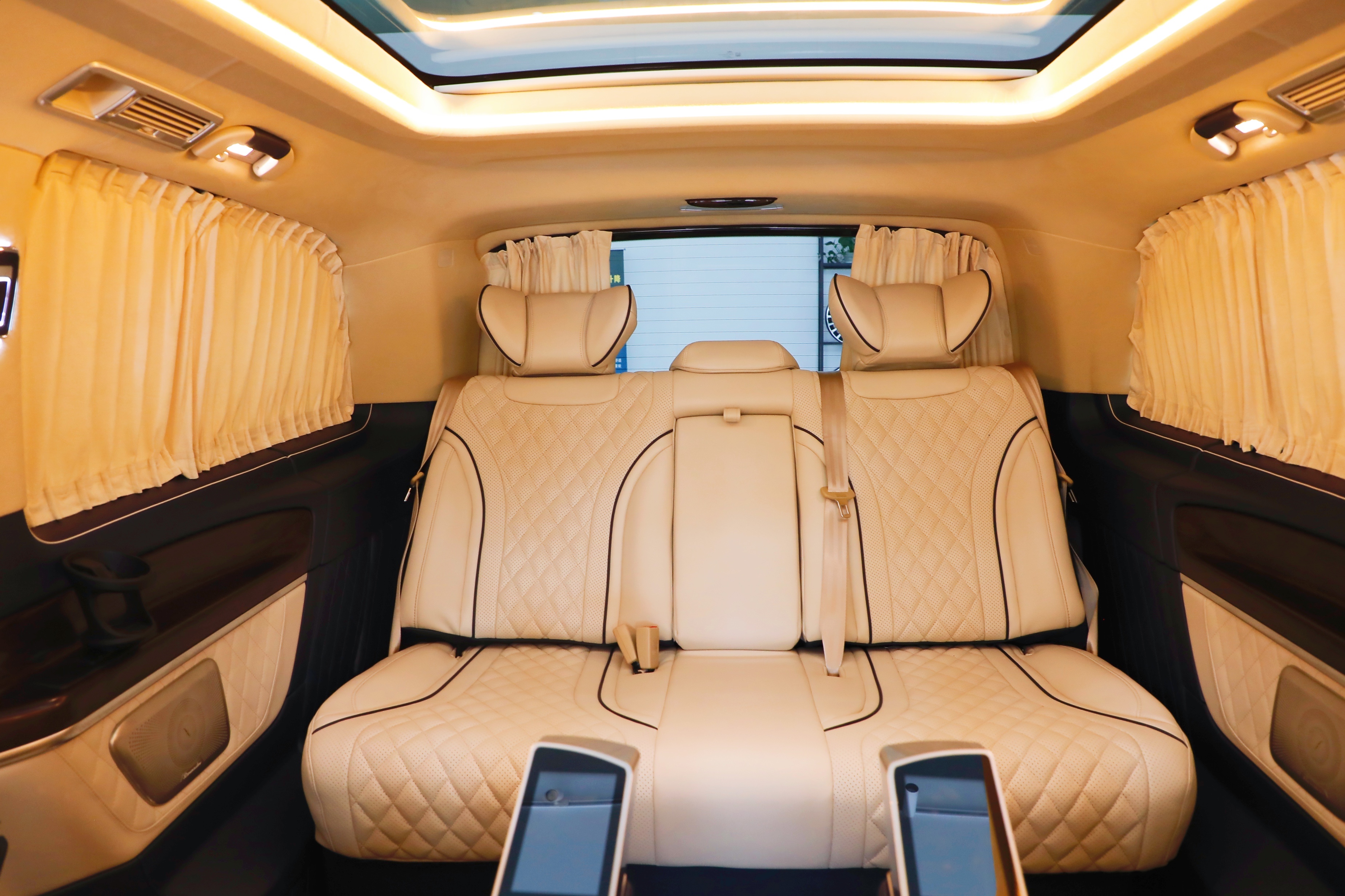 新款奔驰mpv深度评测,豪华之选这几款mpv才够牌面