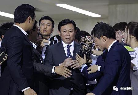 父子同场性侵一女星，兄弟为夺权反目撕X！韩国乐天，一场好戏