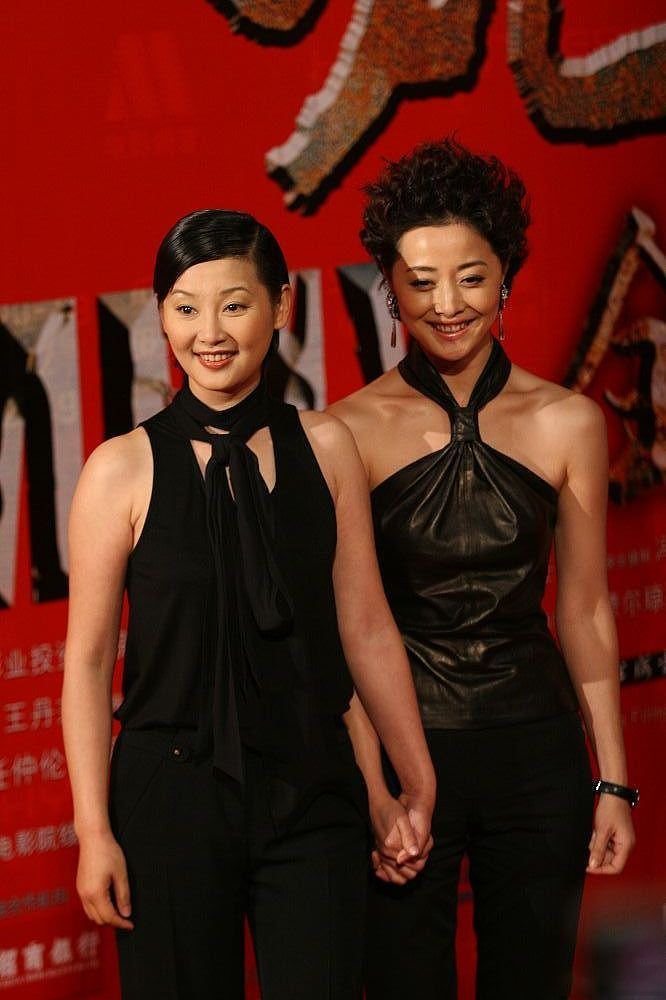 徐帆穿阔腿裤,徐帆黑色半身短裙穿搭