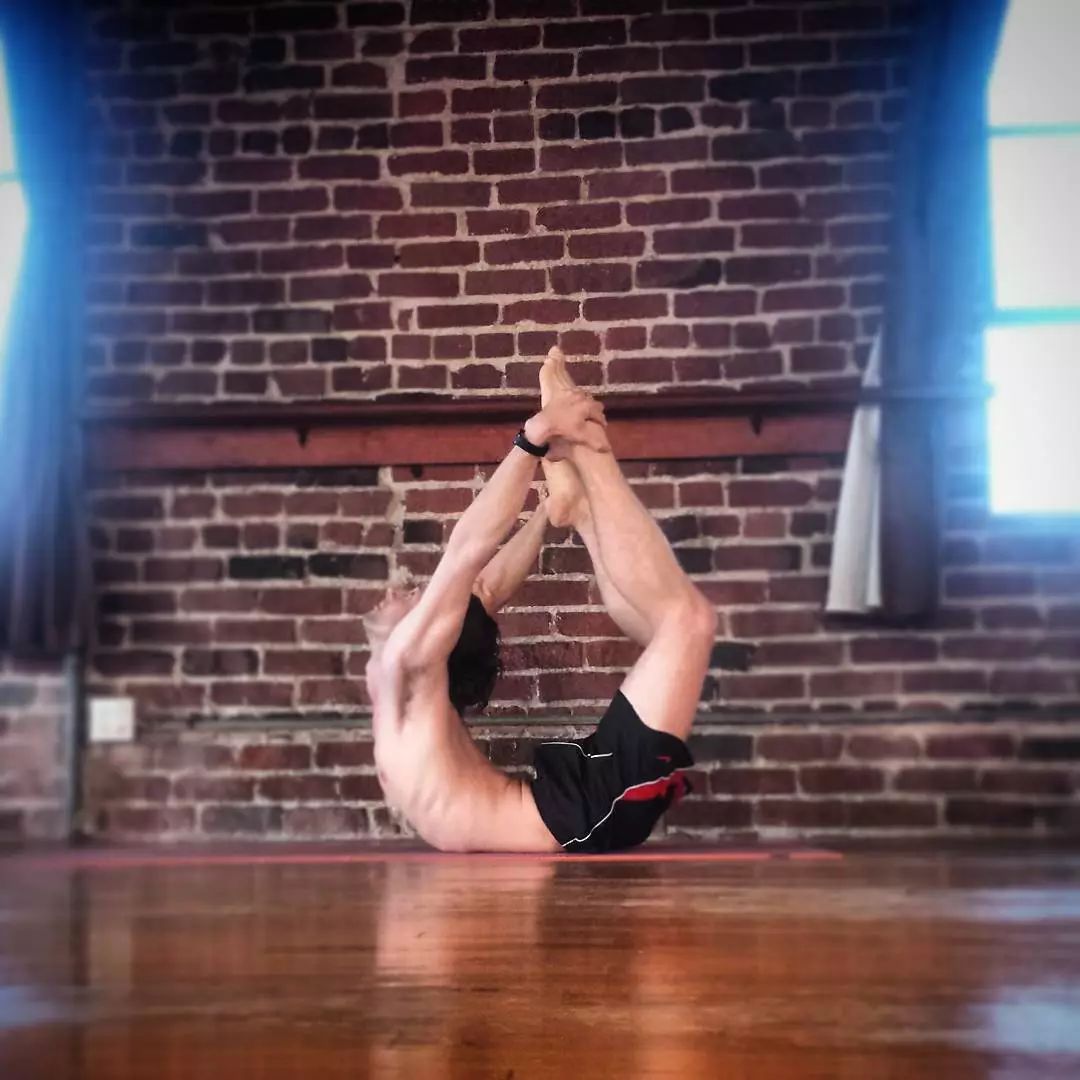 来练瑜伽提升气质,温和的瑜伽运动