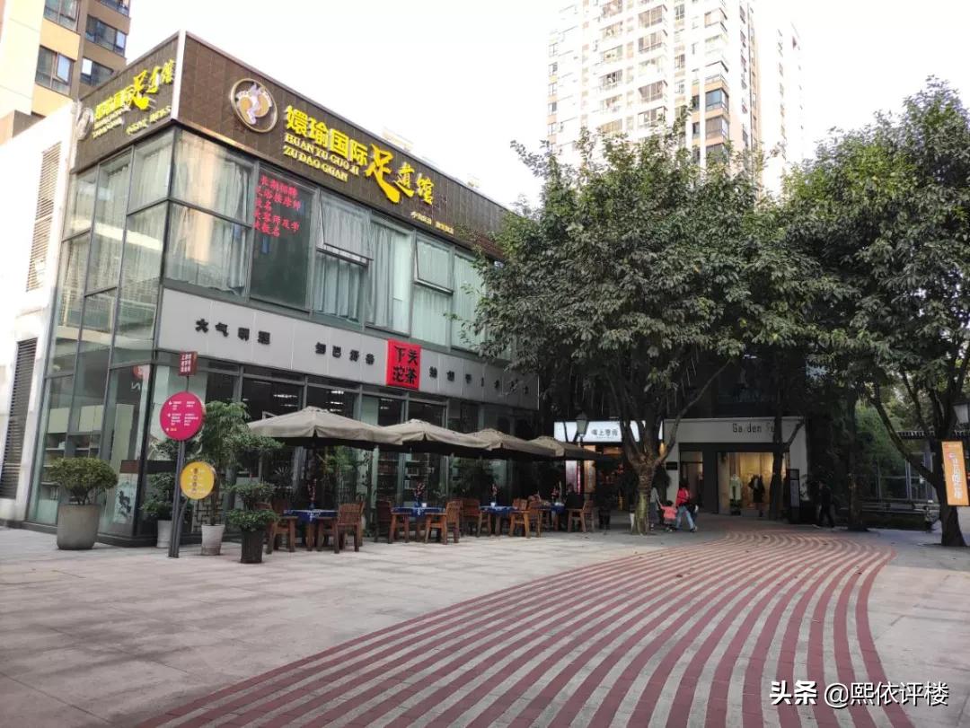 没轨道,接房要3年后,这里的高层凭什么套内17000元/㎡?