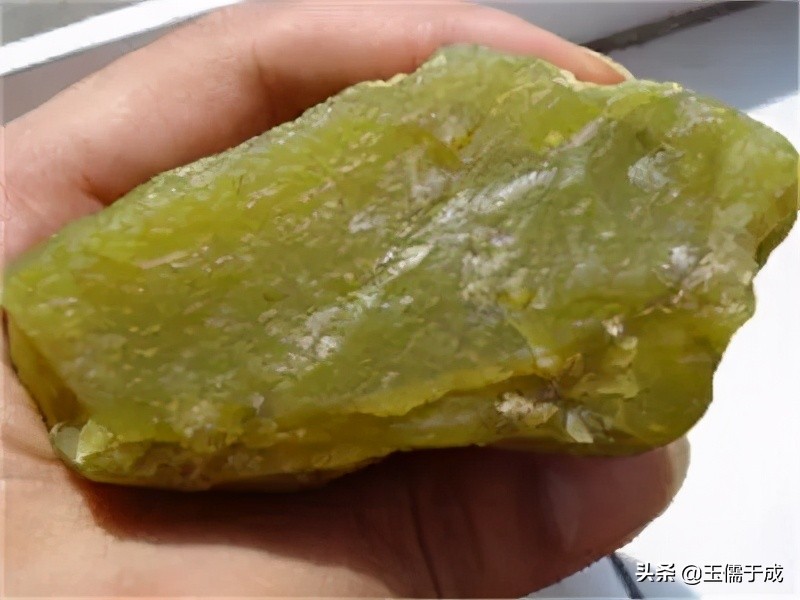 图解石英岩玉与翡翠的区别,石英岩玉和碳酸盐质玉哪个值钱