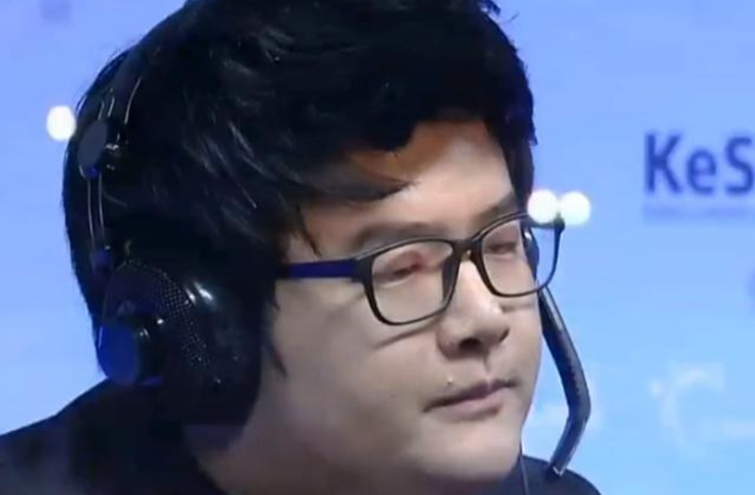 采访faker印象最深刻的中国选手,官方对faker的评价