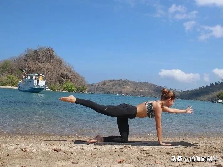 尾骨上翘做瑜伽练习需要注意哪些,臀部上翘瑜伽