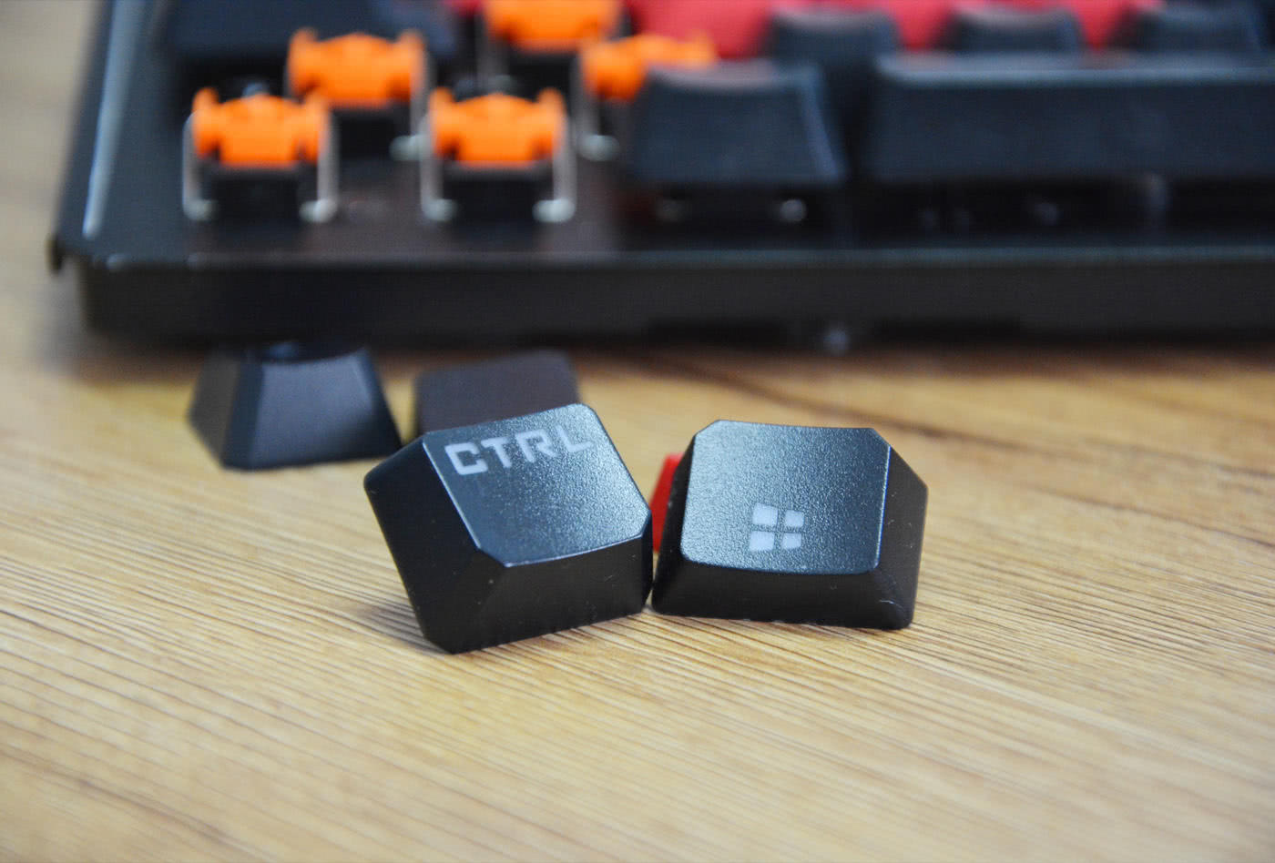 双飞燕q865光轴机械电竞键盘,双飞燕机械键盘975