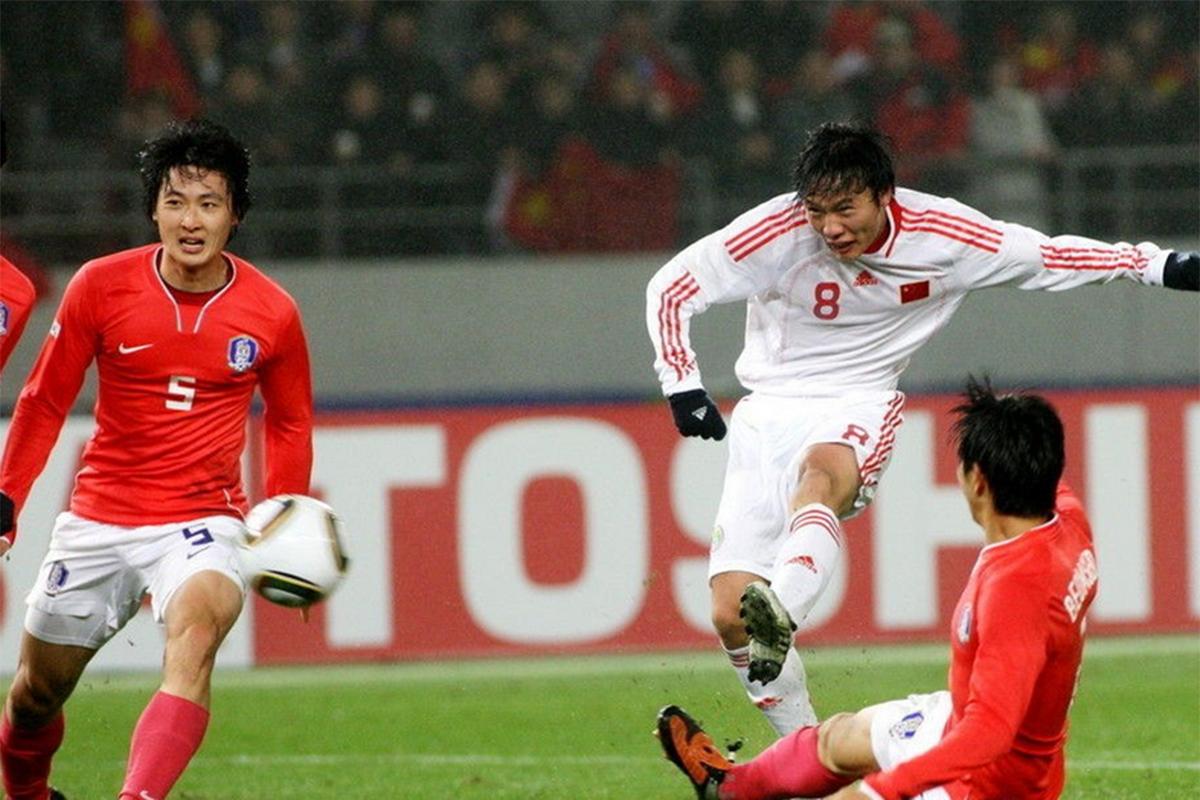 10年东亚杯邓卓翔,邓卓翔时隔7年重返中超