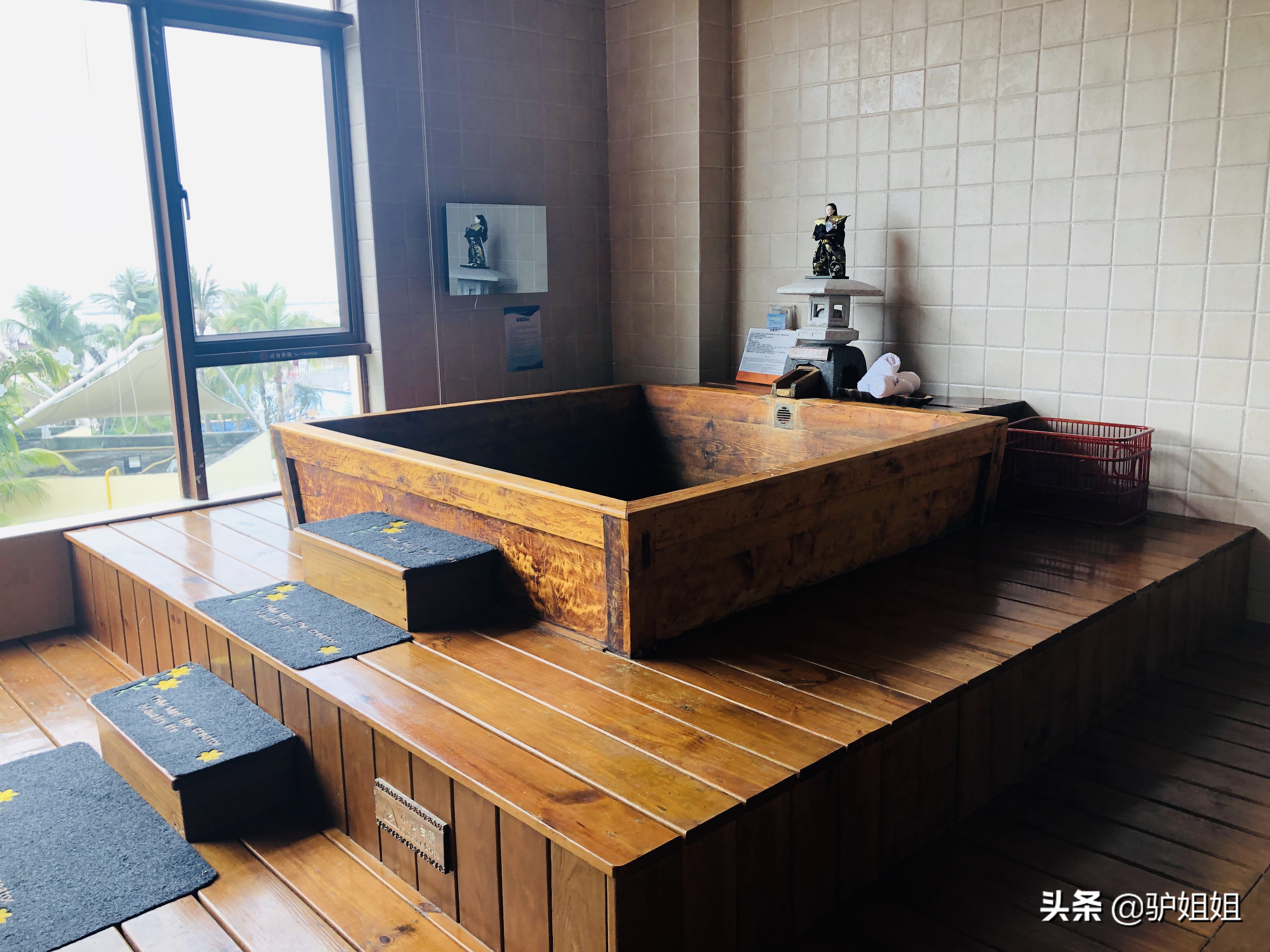 海泉湾，一对母女非常时期的避风港，泡温泉赏美景堪比世外桃源