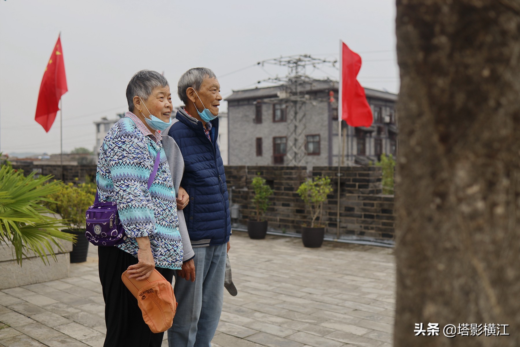 月是故乡明向我们展现了什么,月是故乡明游子思完整版