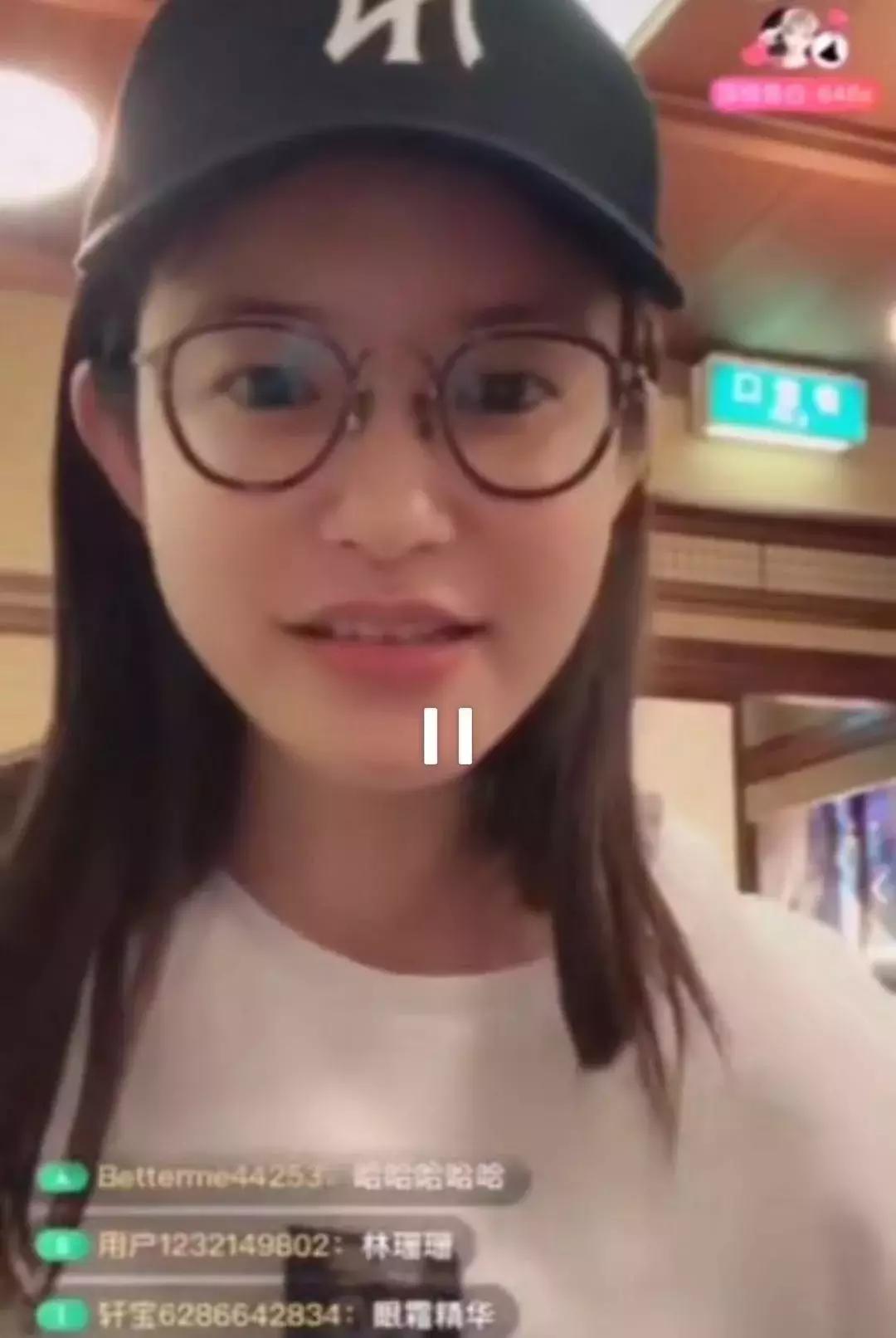 艾克里里在地铁里炸了？顽童大人抄袭？网红P图P歪路人？