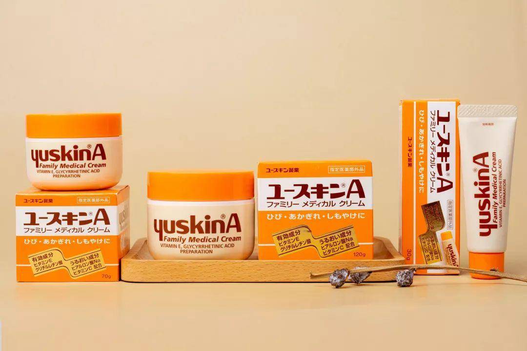 片仔癀紧致抗皱补水提亮水乳,片仔癀适合干性皮肤的面霜