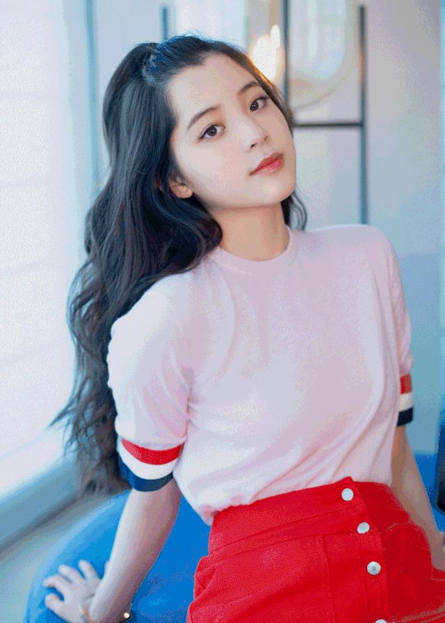 侧脸拍照好看的秘诀,侧脸不好看拍照技巧与角度