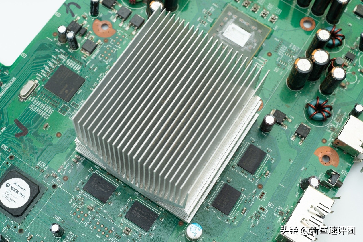 xbox360白色老版怎么拆,xbox360维修视频教程