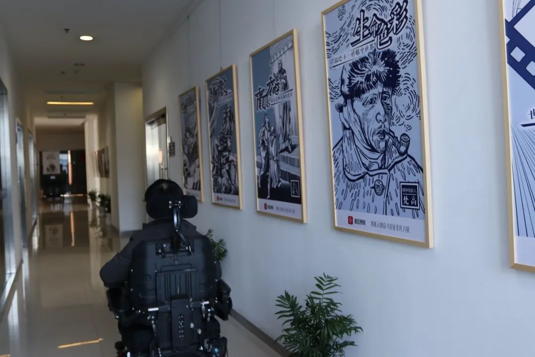 人民日报致敬了不起的她,人民日报点赞的脑瘫康复