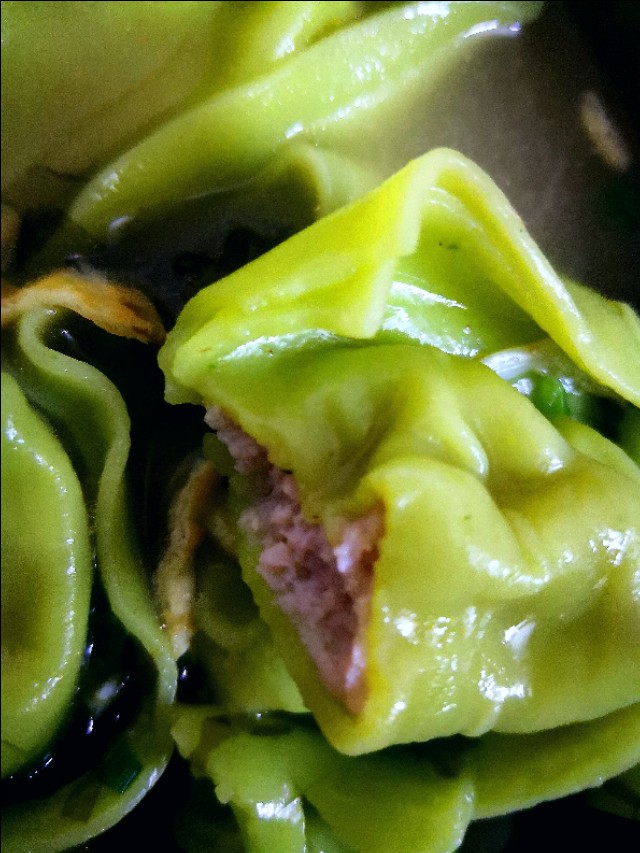 “一口千金”的刀鱼只是“鲜掉眉毛”？听历代吃货怎么说