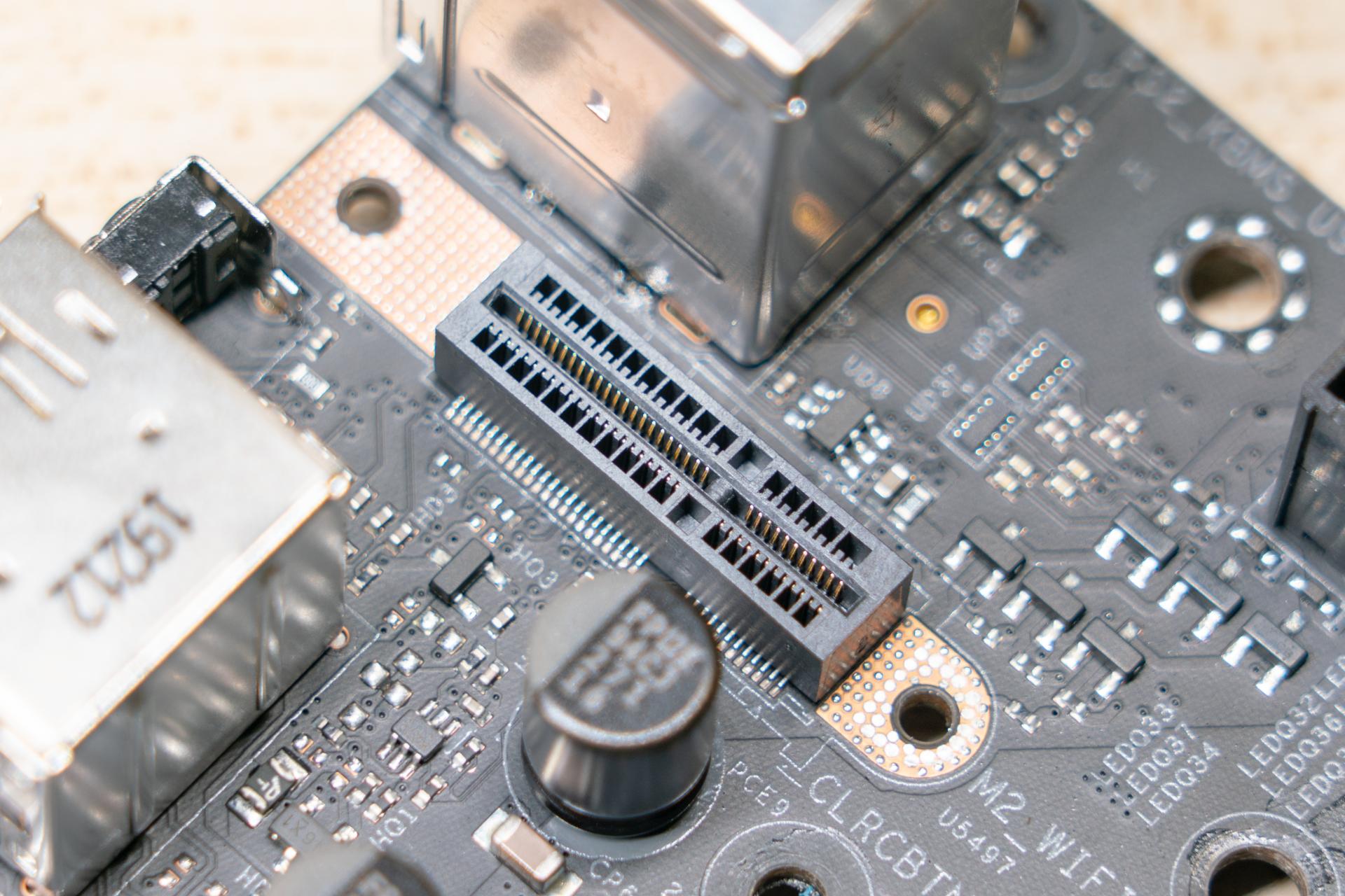 华擎x570phantomitx,华擎x570itx雷电3